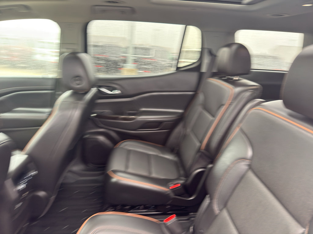 Used 2022 GMC Acadia AT4 w/ Technology Package AWD/4WD image 33