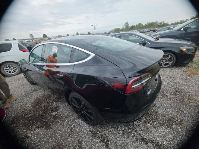 Used 2018 Tesla Model 3 Mid Range RWD image 4