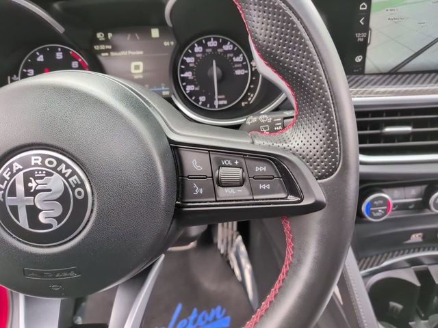 Used 2023 Alfa Romeo Stelvio Estrema image 23