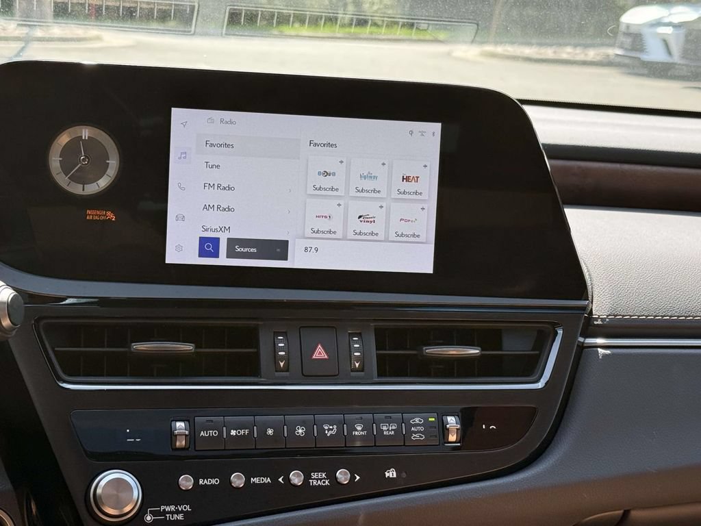 Used 2023 Lexus ES 350 w/ Premium Package FWD image 10