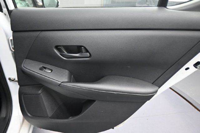 Used 2024 Nissan Sentra SV FWD image 15