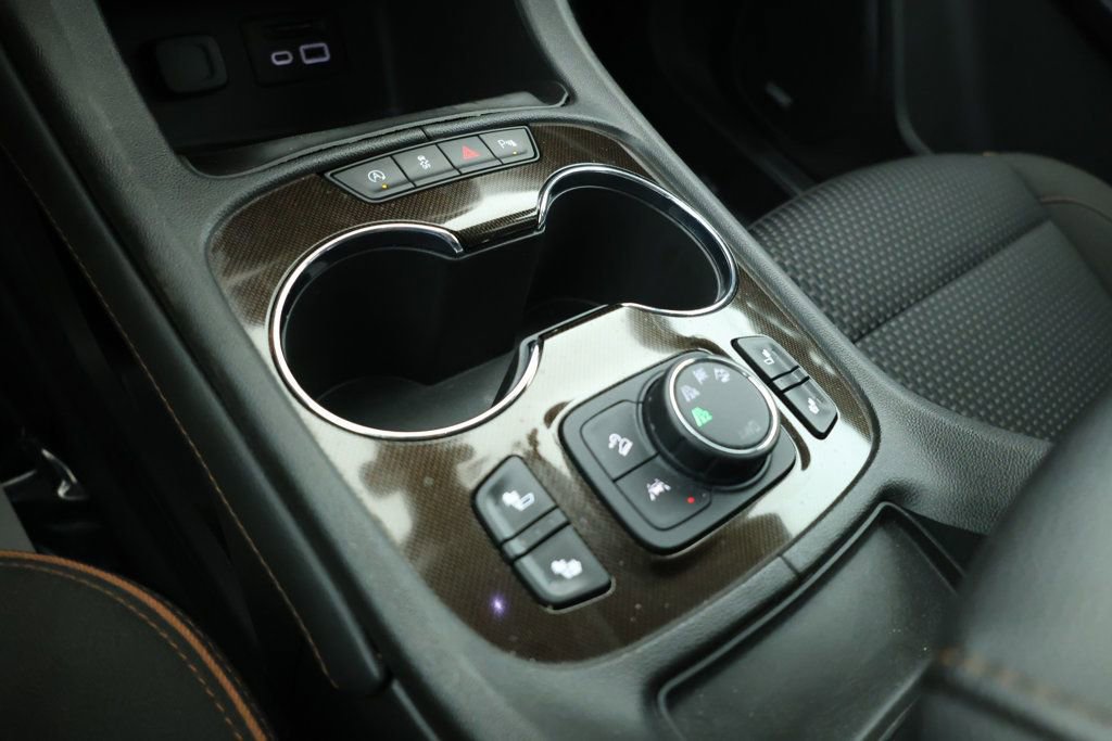 Used 2022 GMC Acadia AT4 image 14