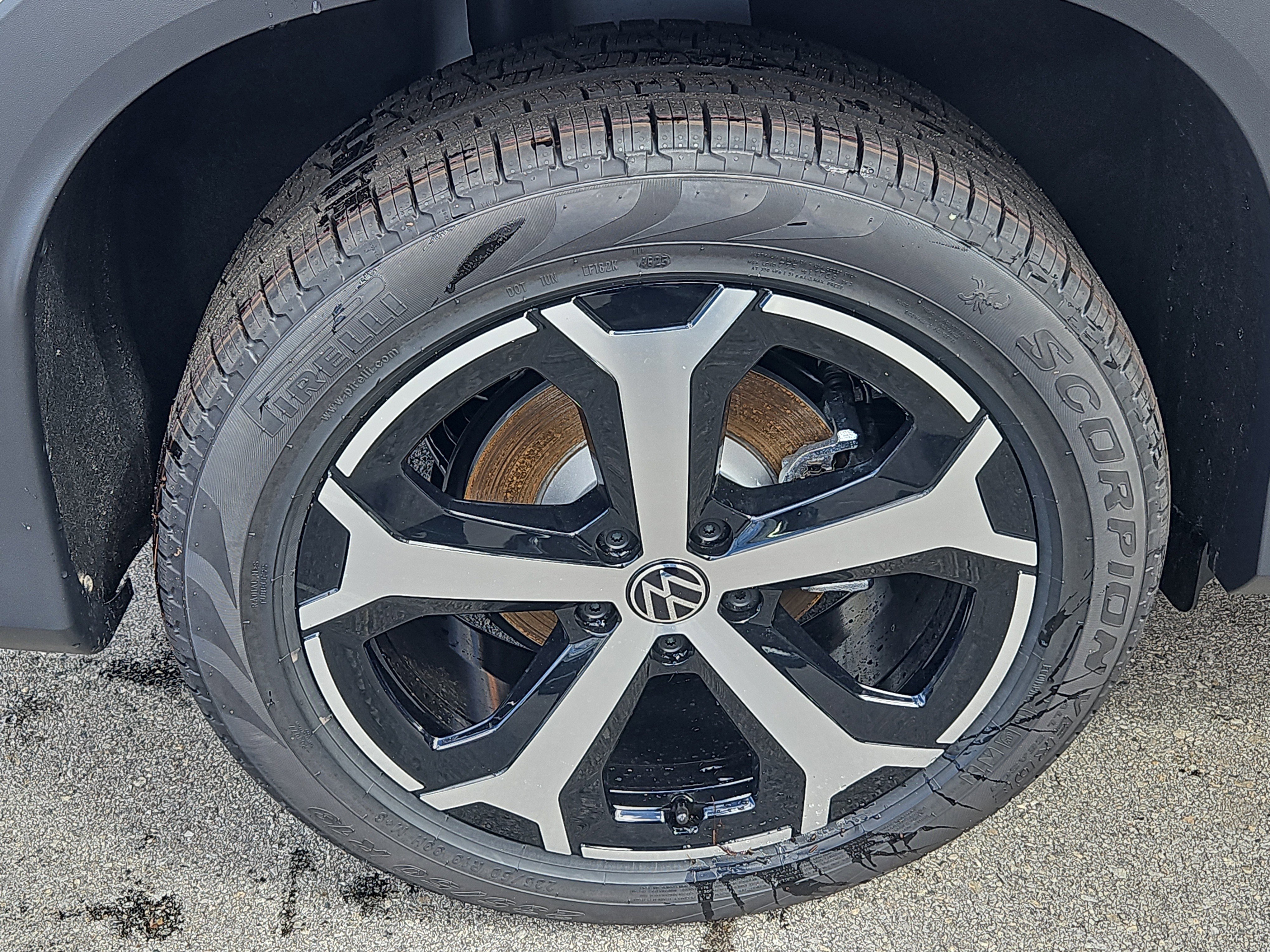 New 2026 Volkswagen Tiguan SE AWD/4WD image 3