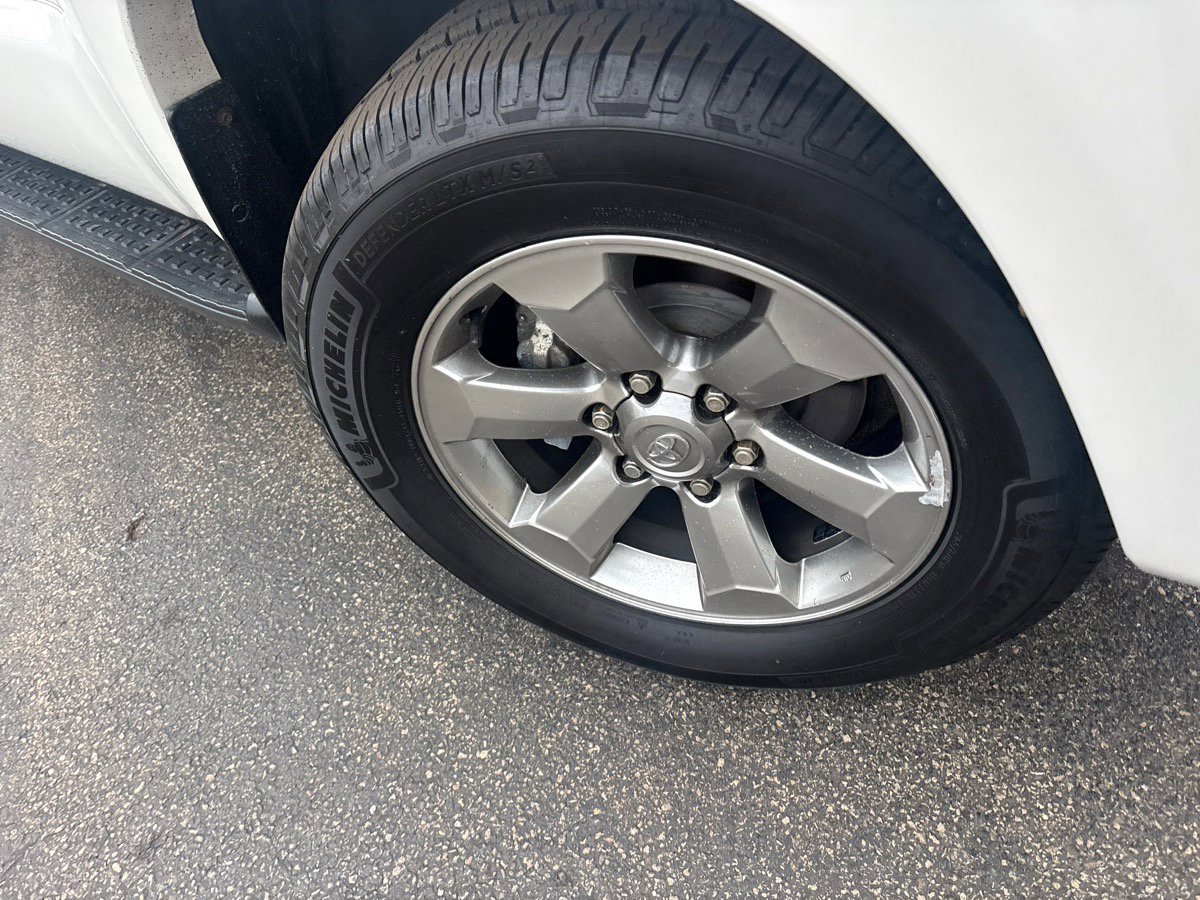 Used 2006 Toyota 4Runner Limited image 25