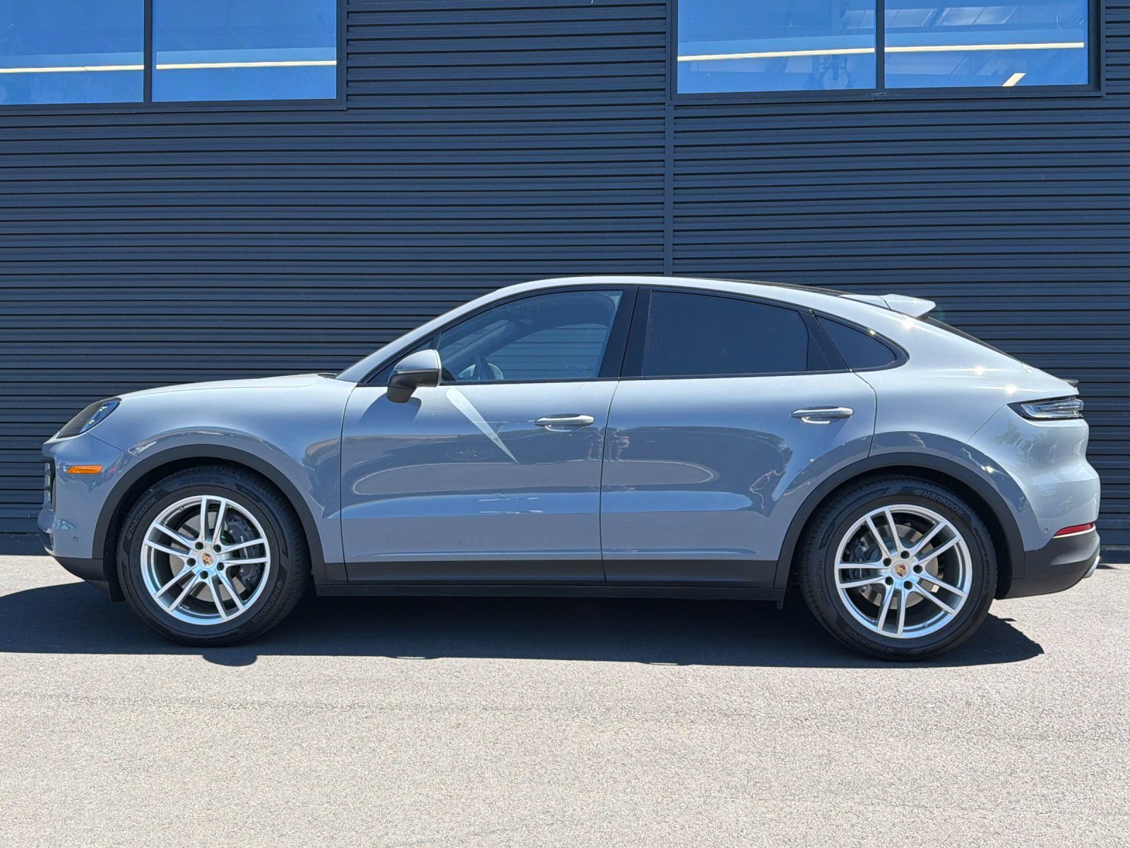 Certified 2026 Porsche Cayenne Coupe AWD/4WD image 3