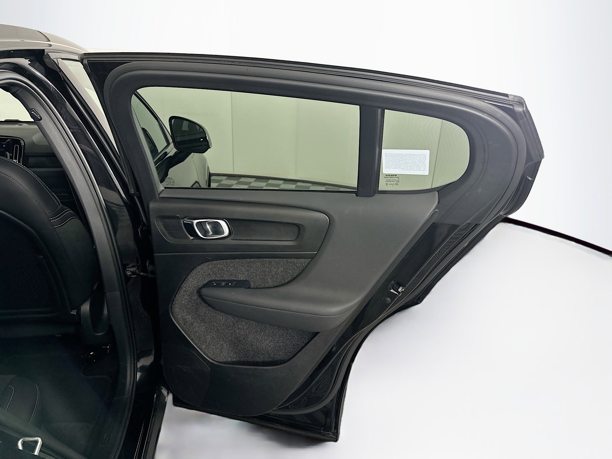 Used 2023 Volvo C40 P8 Recharge Plus AWD/4WD image 28