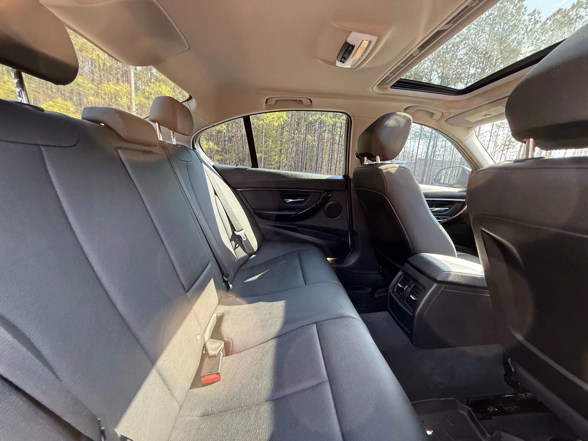 Used 2015 BMW 320i Sedan RWD image 36