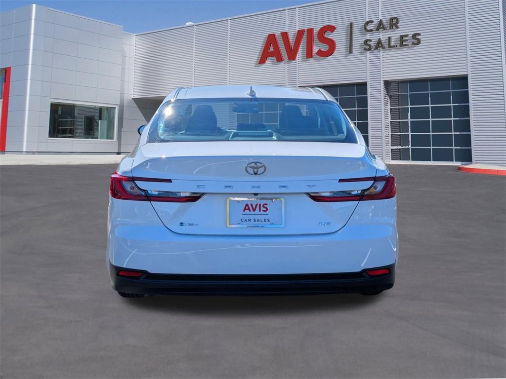Used 2025 Toyota Camry SE image 5