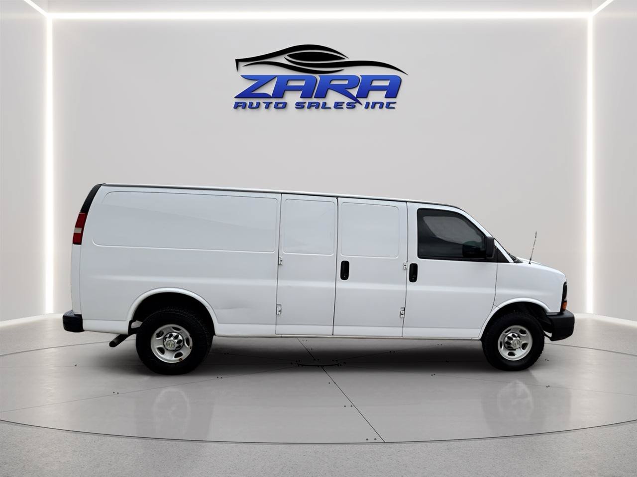 Used 2010 Chevrolet Express 2500 Extended RWD image 7