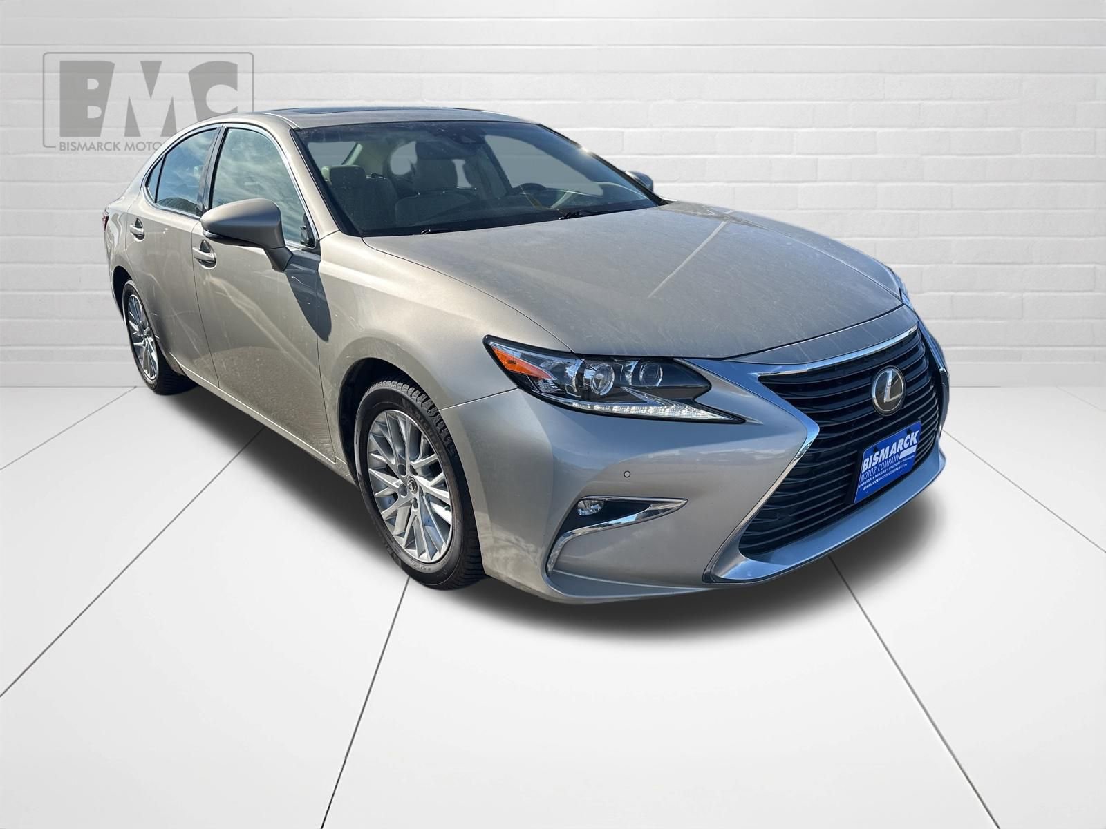 Used 2018 Lexus ES 350 w/ Navigation System Package image 2