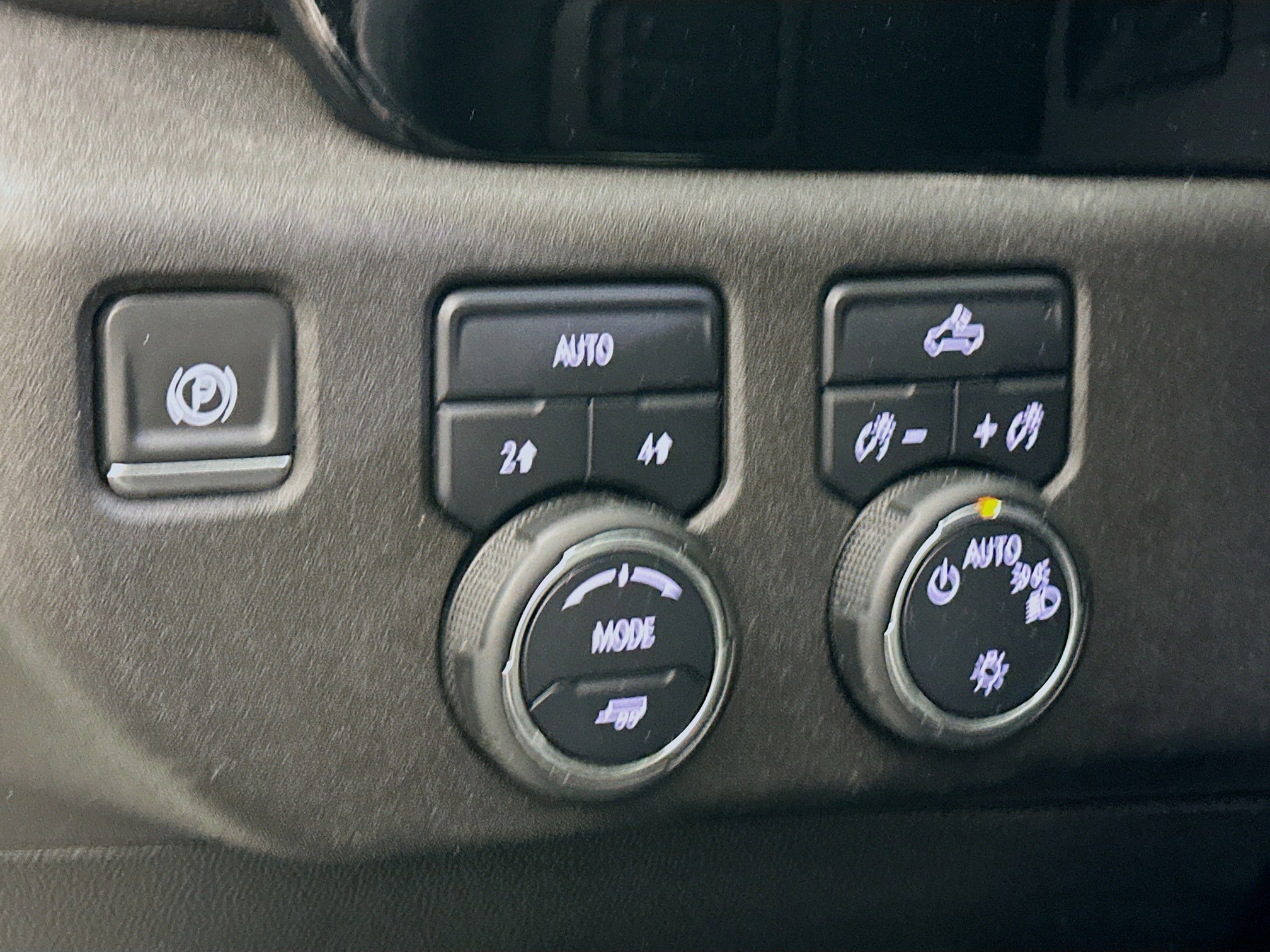 Used 2024 Chevrolet Silverado 1500 LT image 16