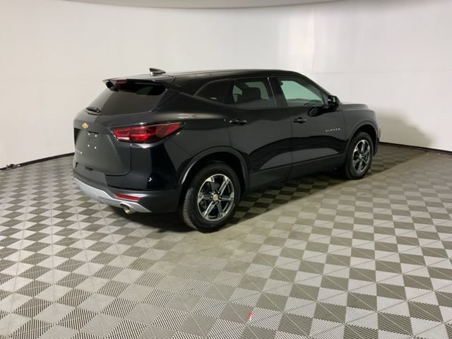 Used 2025 Chevrolet Blazer LT AWD/4WD image 6