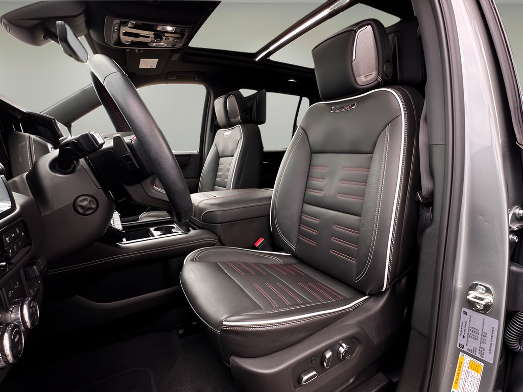 Used 2026 GMC Yukon AT4 Ultimate AWD/4WD image 5