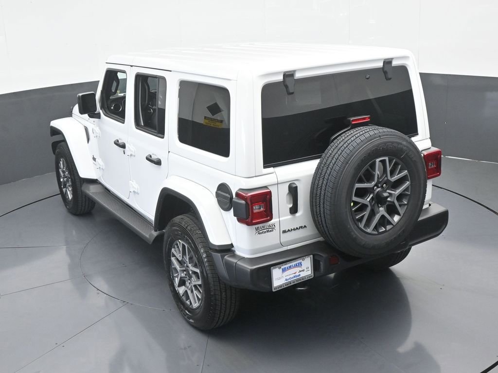 Used 2025 Jeep Wrangler Unlimited Sahara AWD/4WD image 47