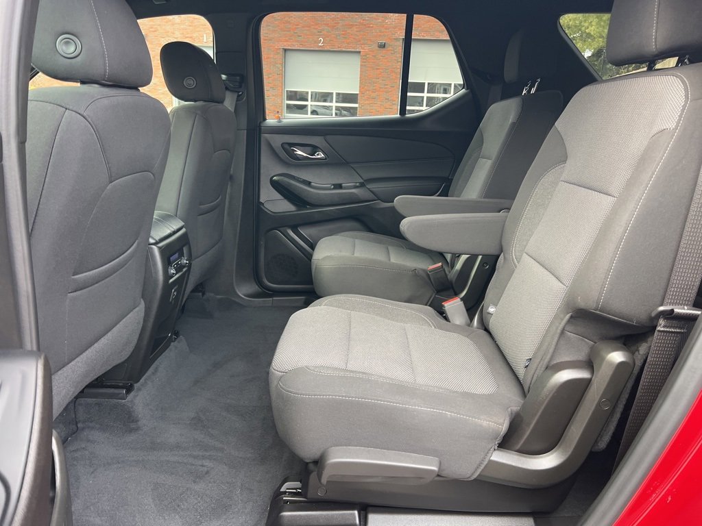 Used 2023 Chevrolet Traverse LT w/ Midnight/Sport Edition image 25