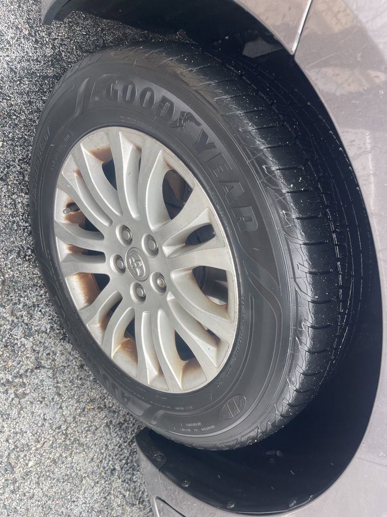 Used 2013 Toyota Sienna XLE image 9