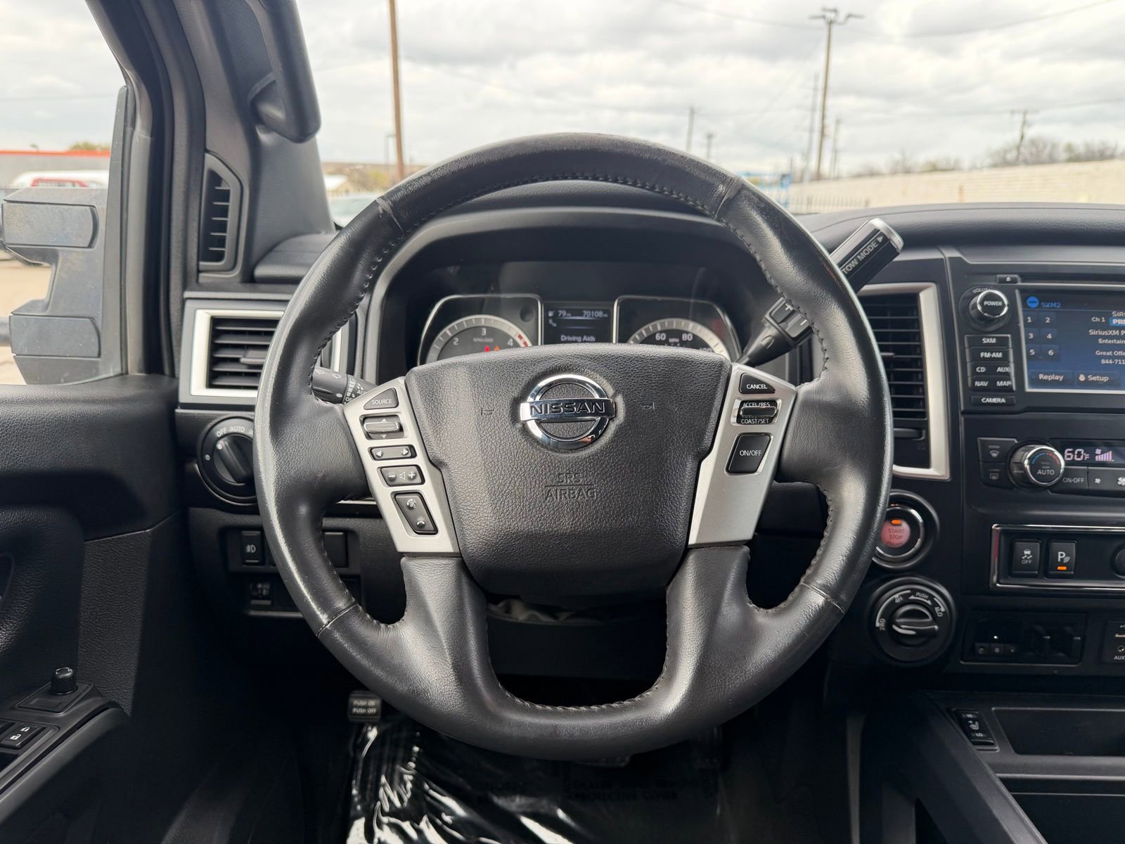 Used 2018 Nissan Titan SV w/ SV Convenience Package AWD/4WD image 13