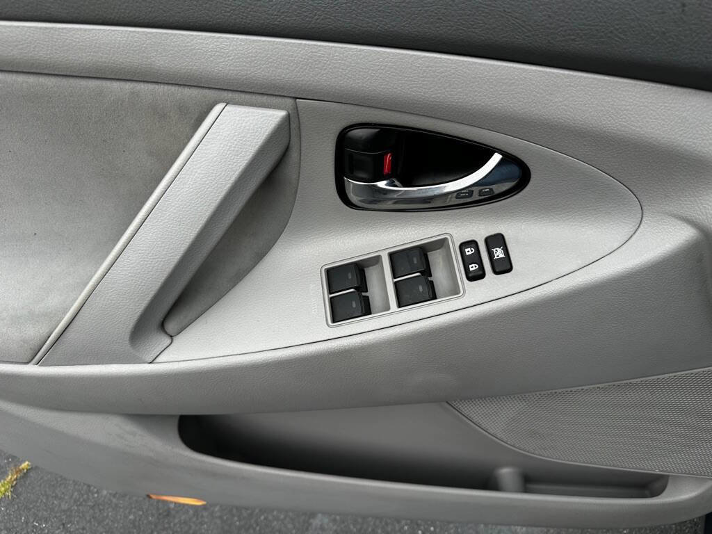 Used 2011 Toyota Camry LE w/ LE Extra-Value Pkg FWD image 13