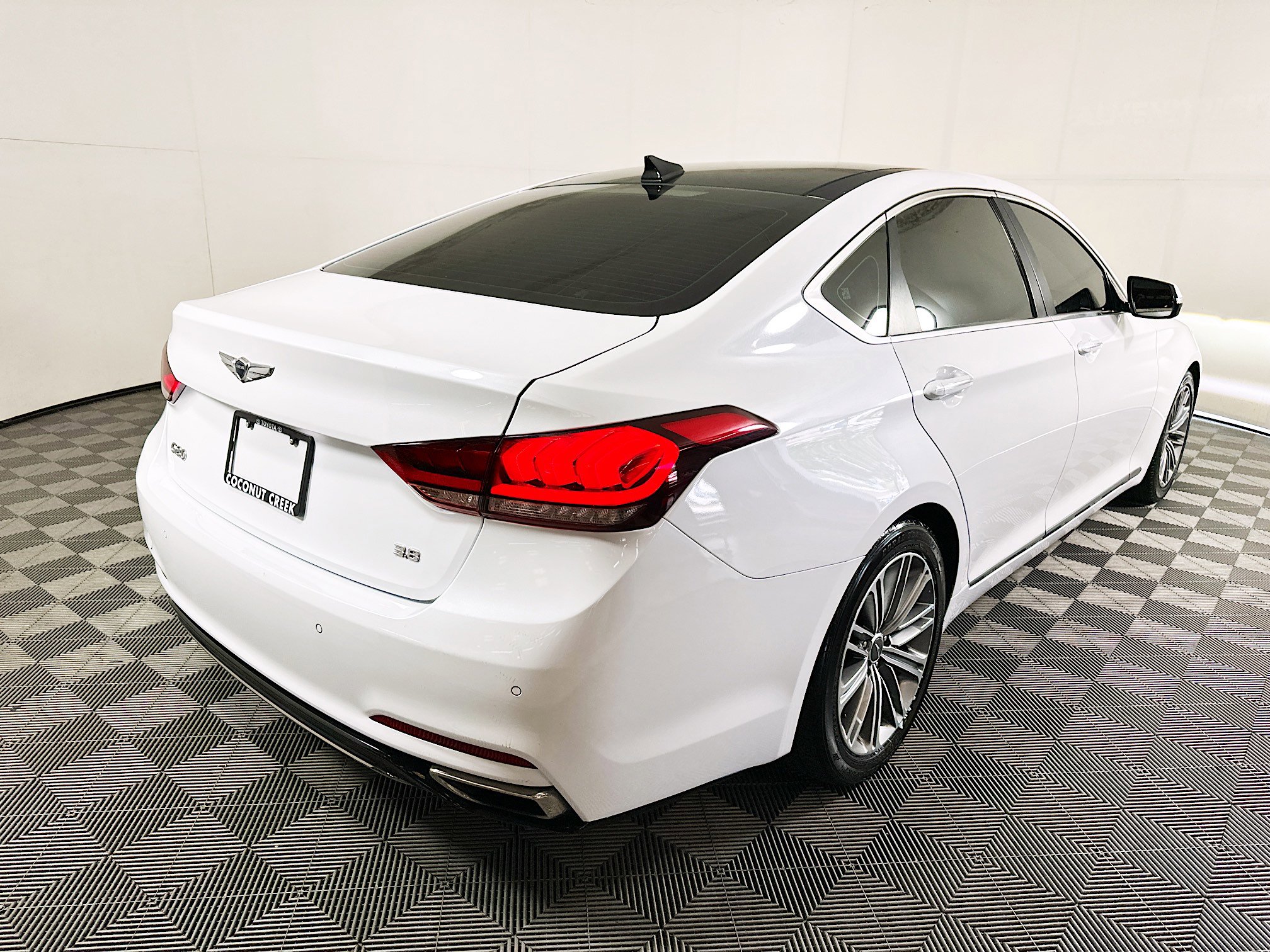 Used 2018 Genesis G80 3.8 w/ Option Group 03 RWD image 3