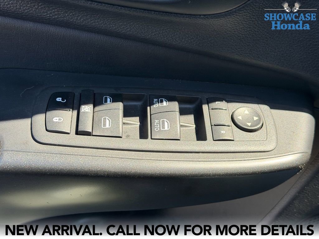 Used 2022 Jeep Cherokee Trailhawk w/ Comfort/Convenience Group AWD/4WD image 9