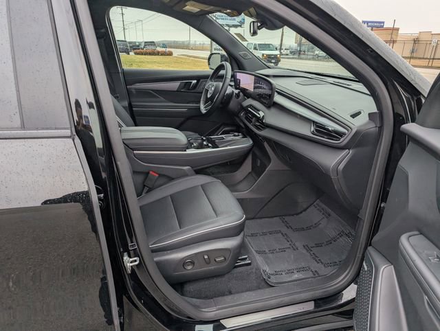 Used 2025 Buick Enclave Sport Touring image 4