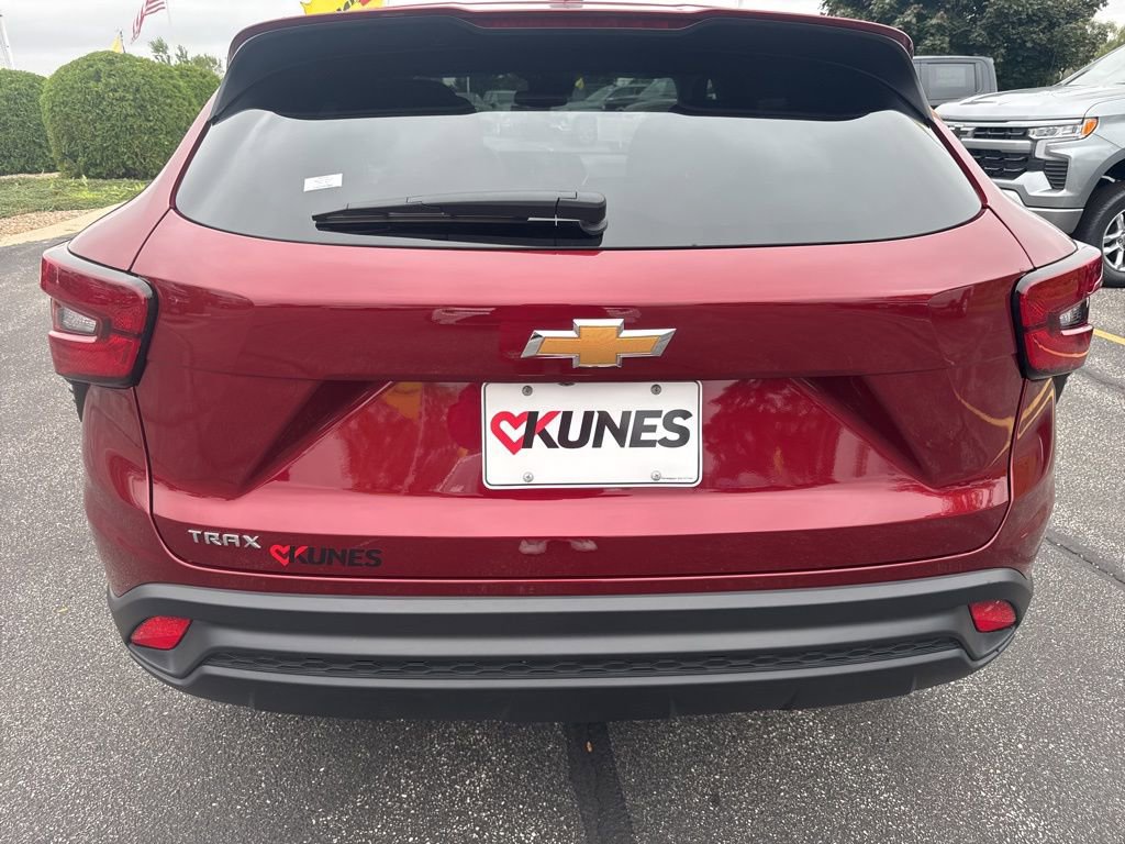 Used 2025 Chevrolet Trax LS image 10