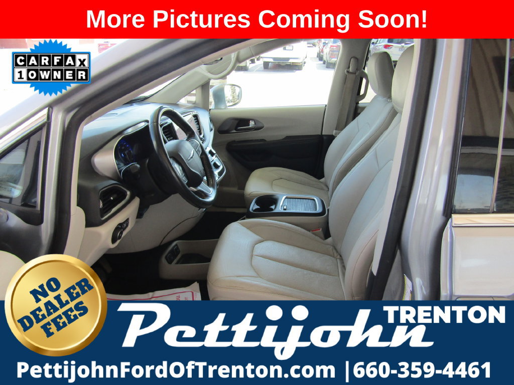 Used 2021 Chrysler Pacifica Touring-L FWD image 25