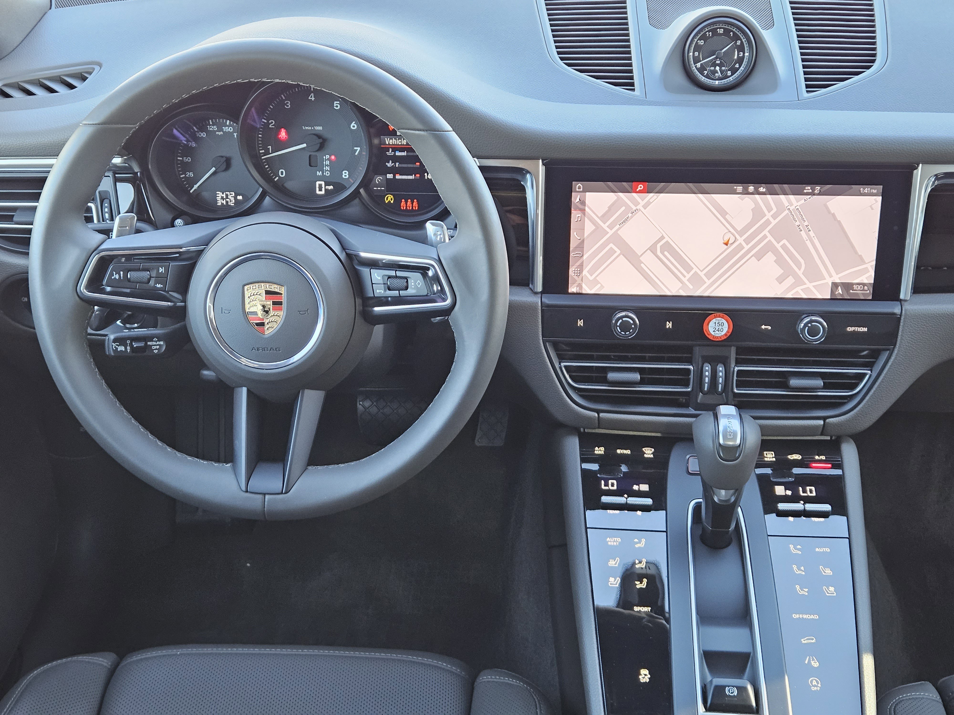 Certified 2025 Porsche Macan image 25