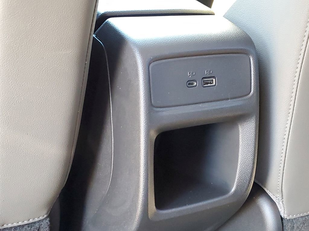 Used 2025 Chevrolet Trax ACTIV w/ Sunroof Package image 35