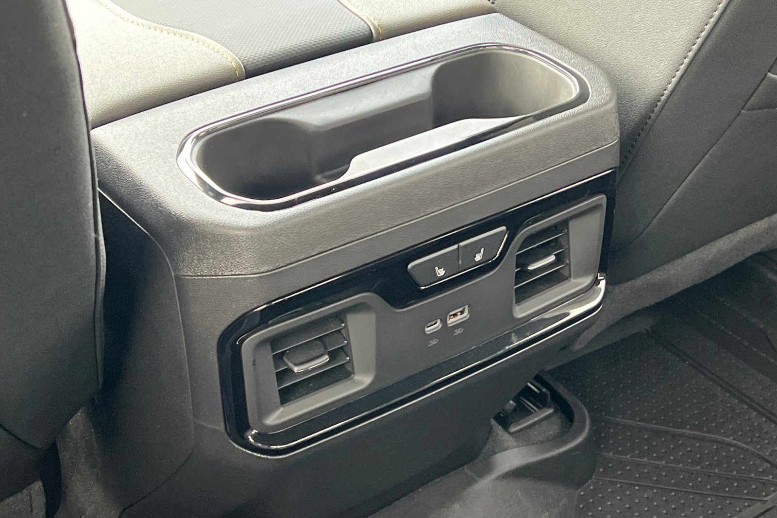 Certified 2025 Chevrolet Silverado 1500 ZR2 w/ Technology Package image 44