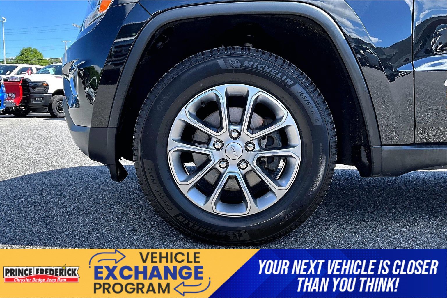 Used 2016 Jeep Grand Cherokee Limited AWD/4WD image 8