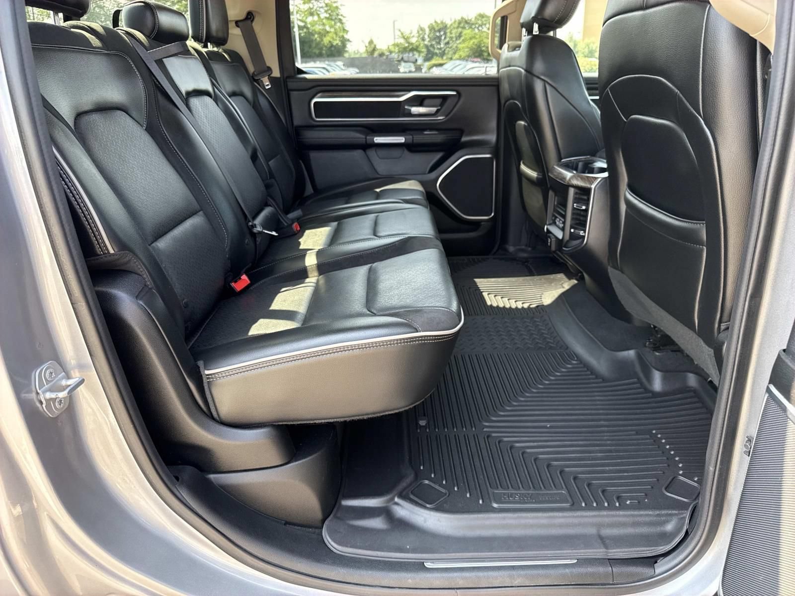 Used 2019 RAM 1500 Laramie AWD/4WD image 26