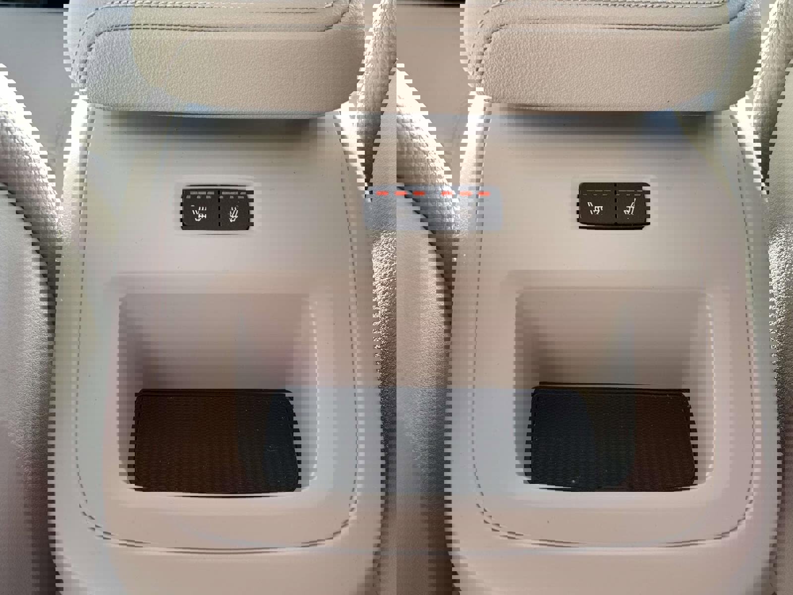 Certified 2023 Volvo XC60 B5 Plus w/ Climate Package image 16