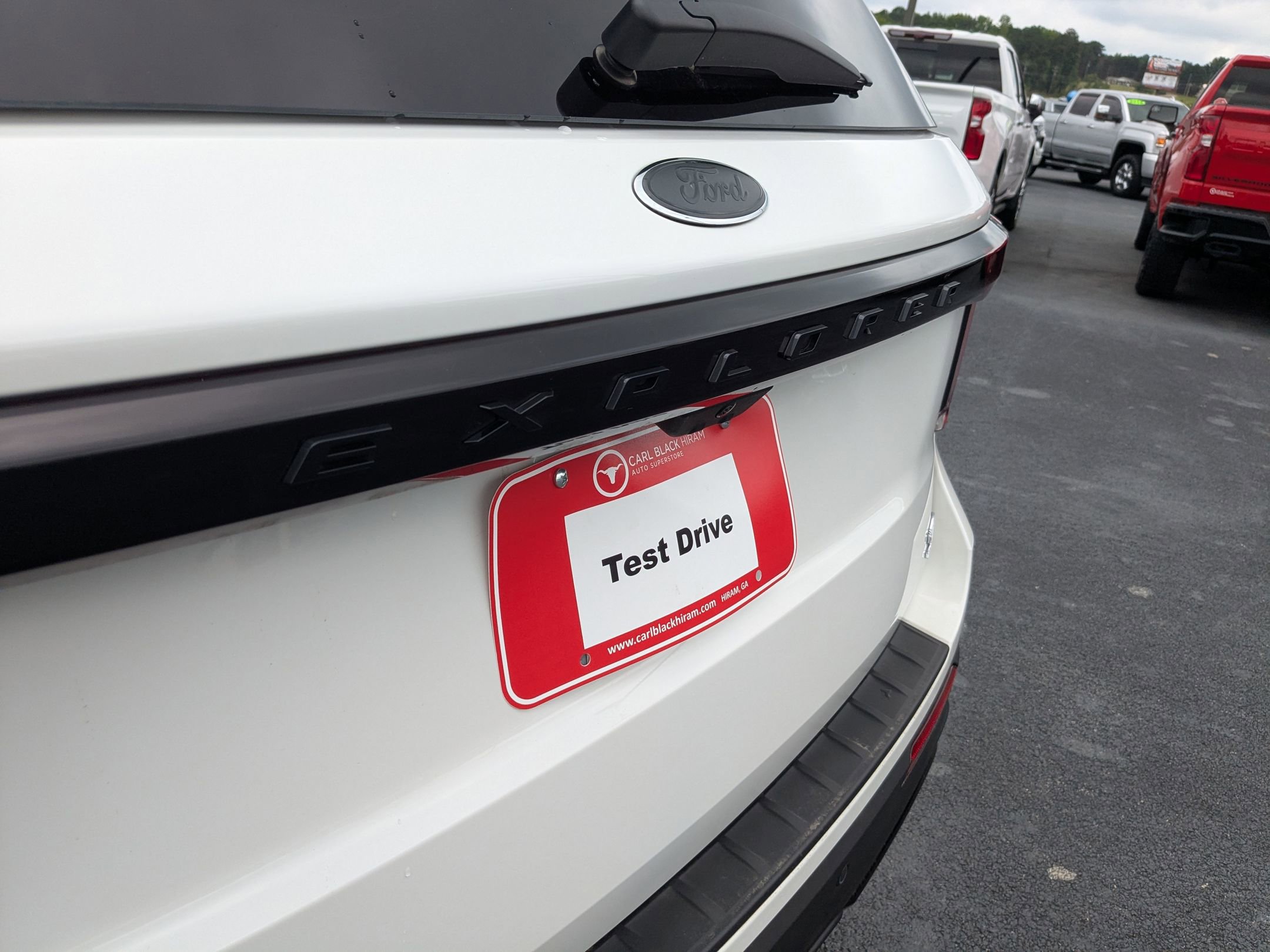 Used 2025 Ford Explorer ST image 32