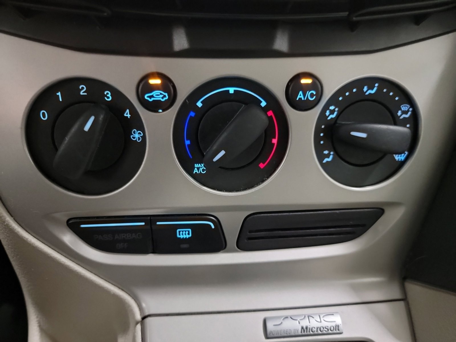 Used 2013 Ford Focus SE FWD image 21