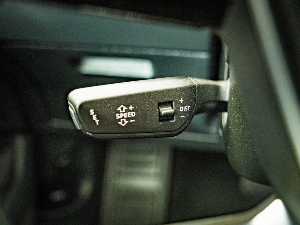 Used 2021 Audi e-tron Premium w/ Convenience Plus Package AWD/4WD image 30