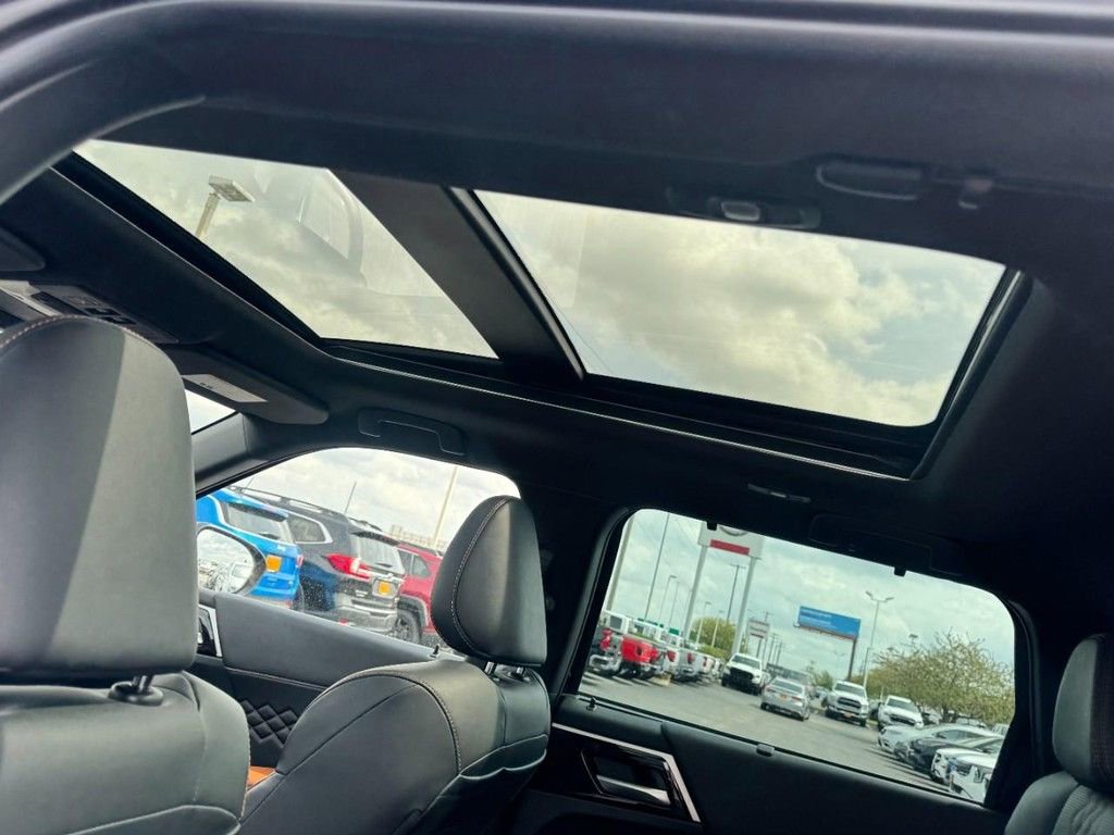 Used 2022 Mitsubishi Outlander SEL image 11