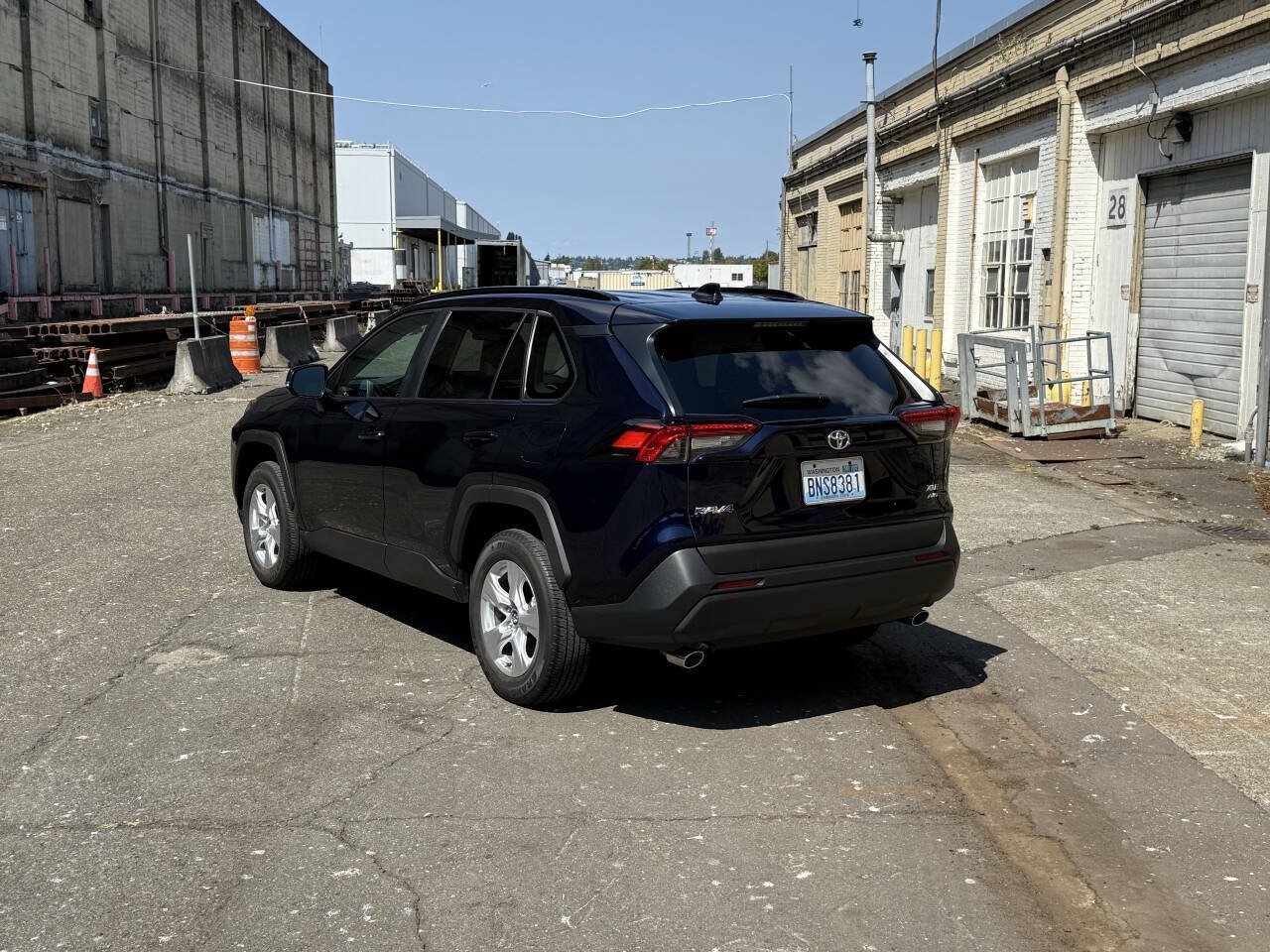 Used 2020 Toyota RAV4 XLE w/ Convenience Package AWD/4WD image 7