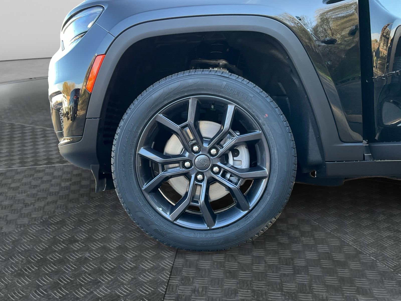 New 2025 Jeep Grand Cherokee L Limited w/ Trailer Tow Package image 14