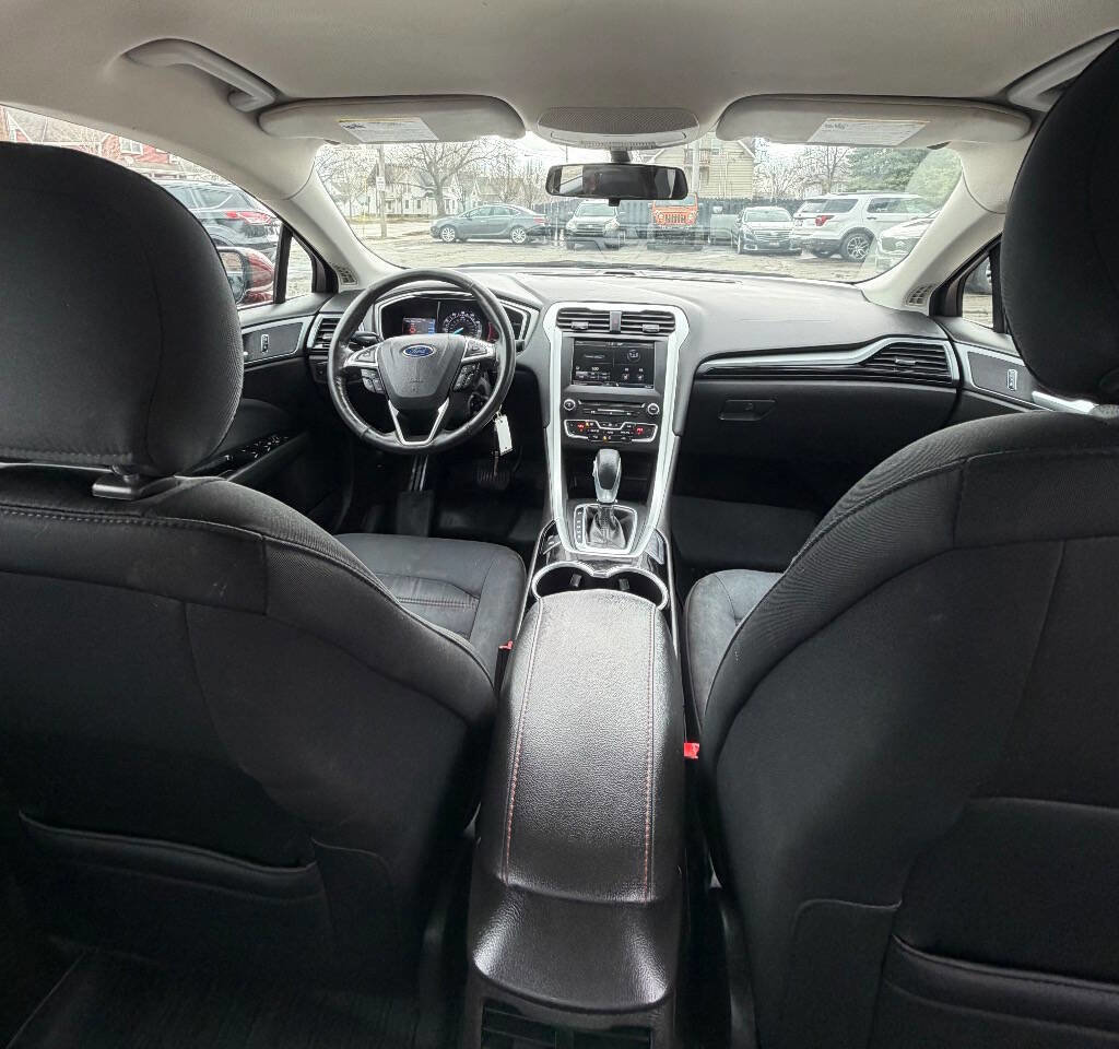 Used 2016 Ford Fusion SE image 40