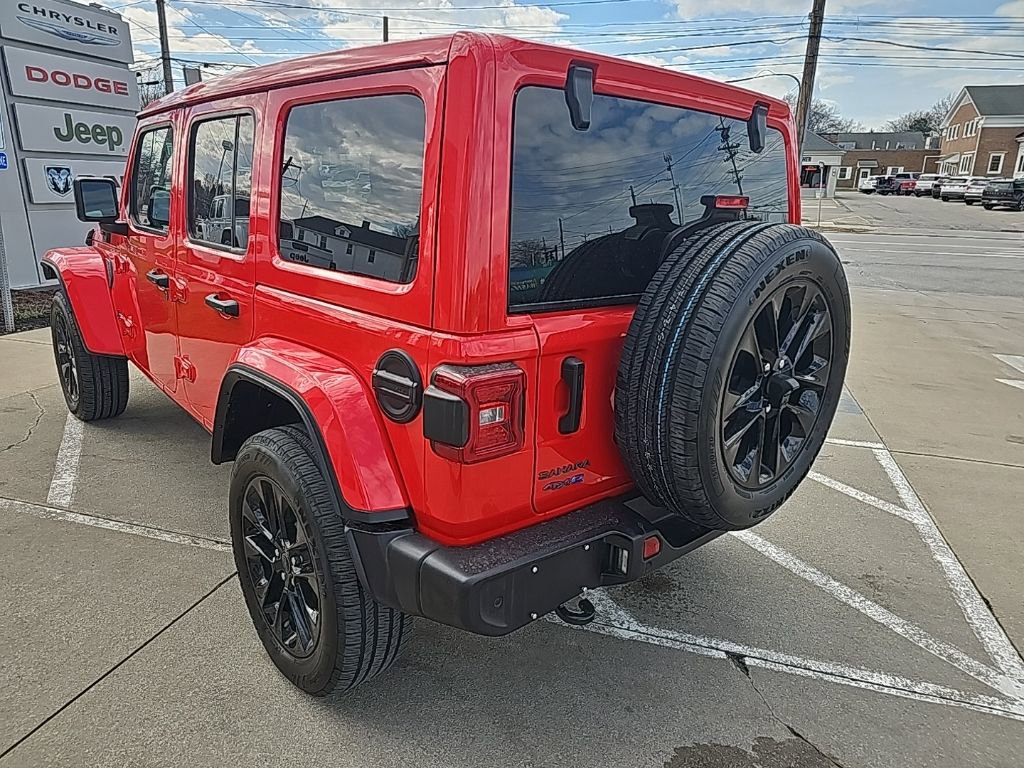 Certified 2025 Jeep Wrangler Unlimited Sahara w/ Safety Group image 11