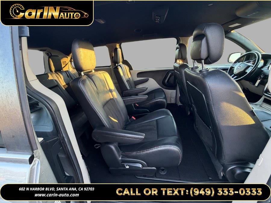 Used 2019 Dodge Grand Caravan SXT image 13