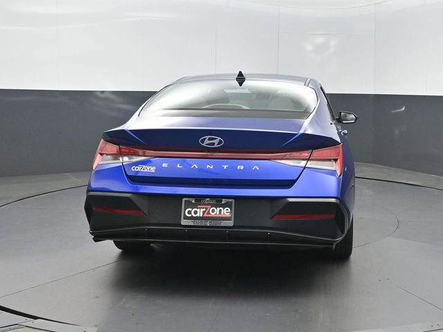 Used 2024 Hyundai Elantra SEL w/ Convenience Package FWD image 31
