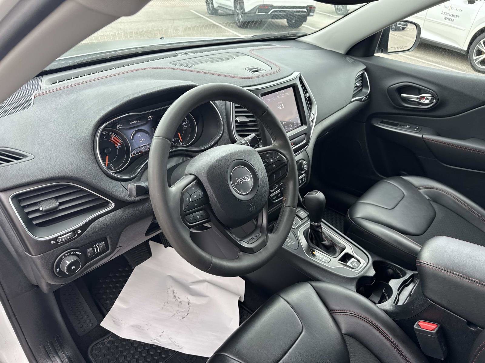 Used 2020 Jeep Cherokee Trailhawk AWD/4WD image 21