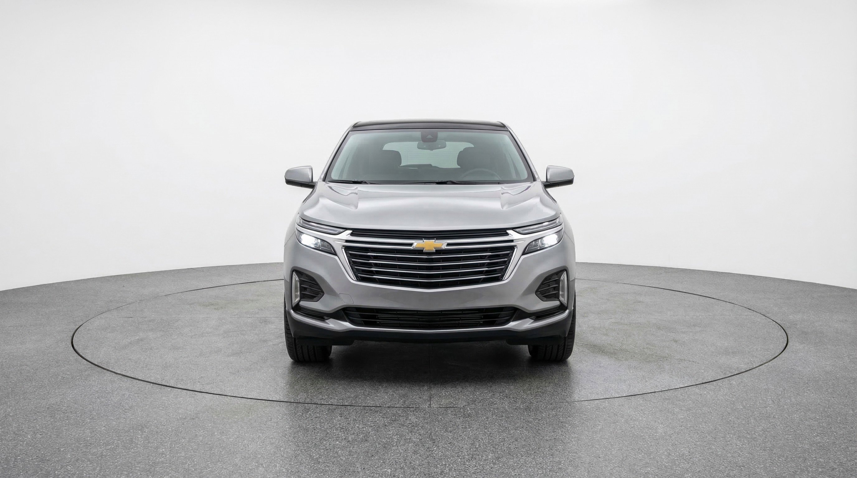 Used 2025 Chevrolet Equinox LT image 2