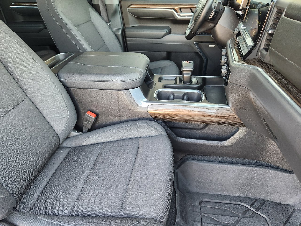 Used 2025 Chevrolet Silverado 1500 LT Trail Boss w/ Convenience Package II AWD/4WD image 13