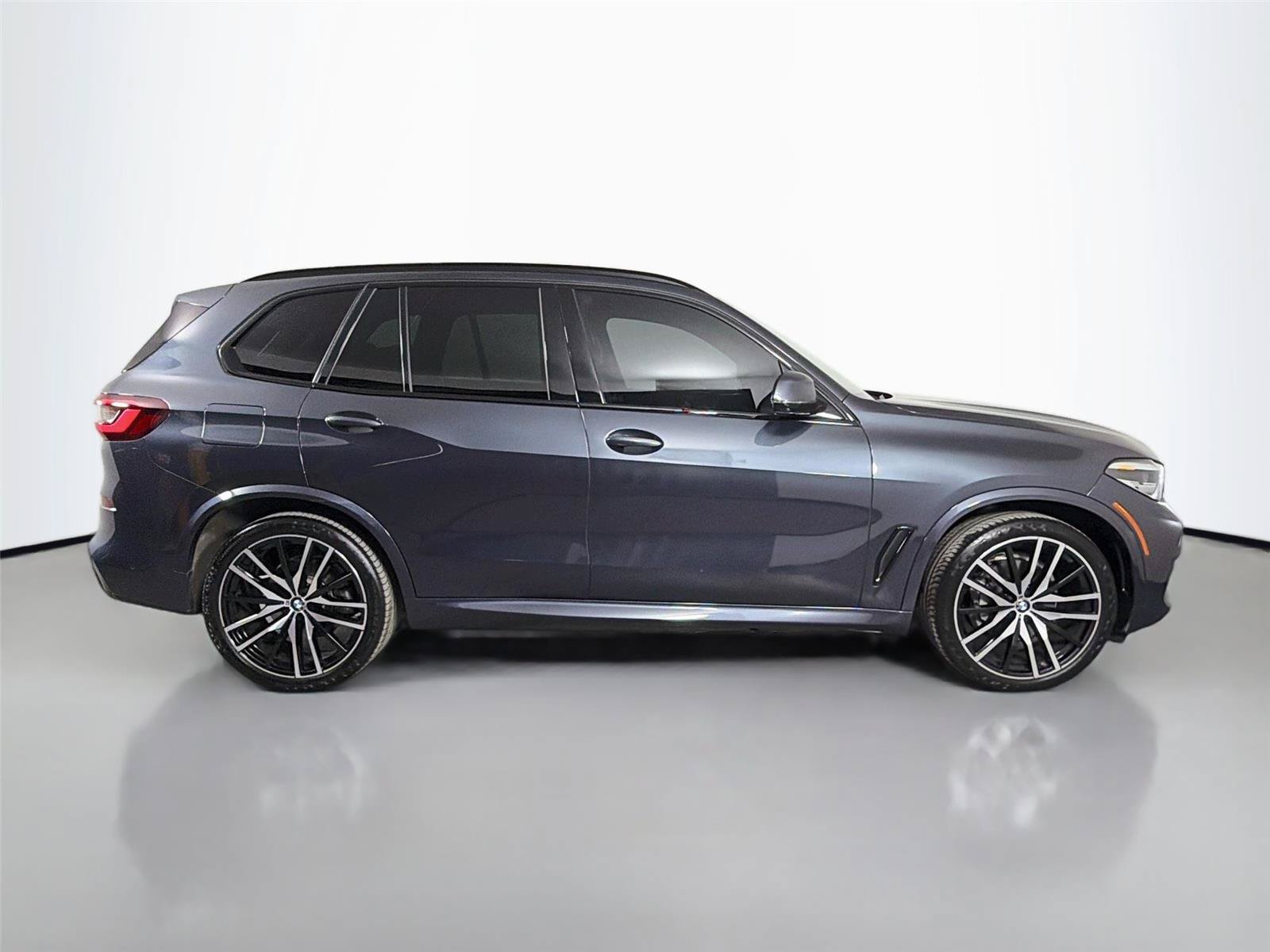 Used 2022 BMW X5 sDrive40i w/ M Sport Package RWD image 5