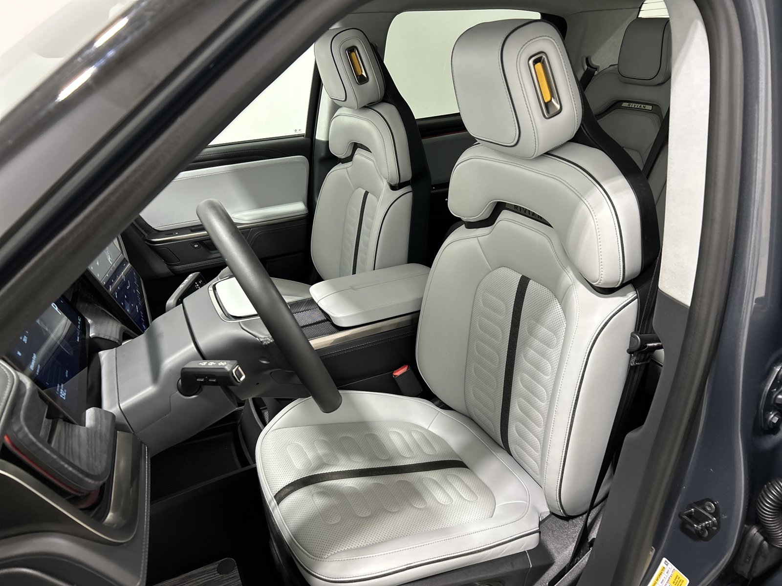 Used 2025 Rivian R1T Adventure AWD/4WD image 20