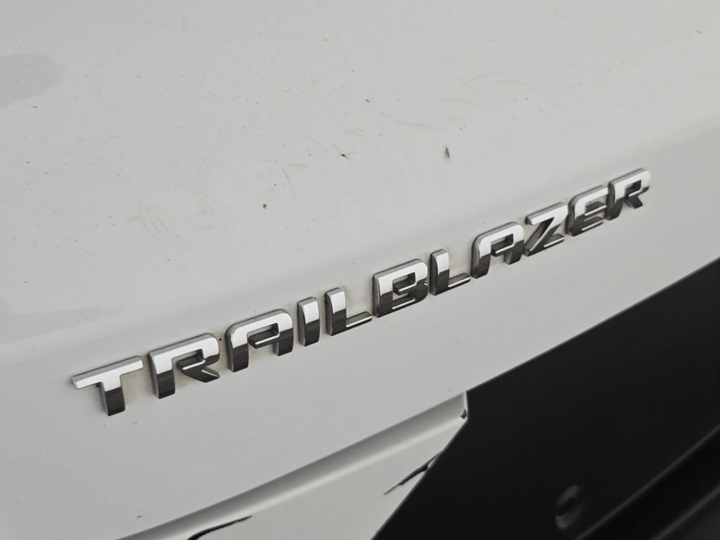 Used 2021 Chevrolet TrailBlazer LS FWD image 34