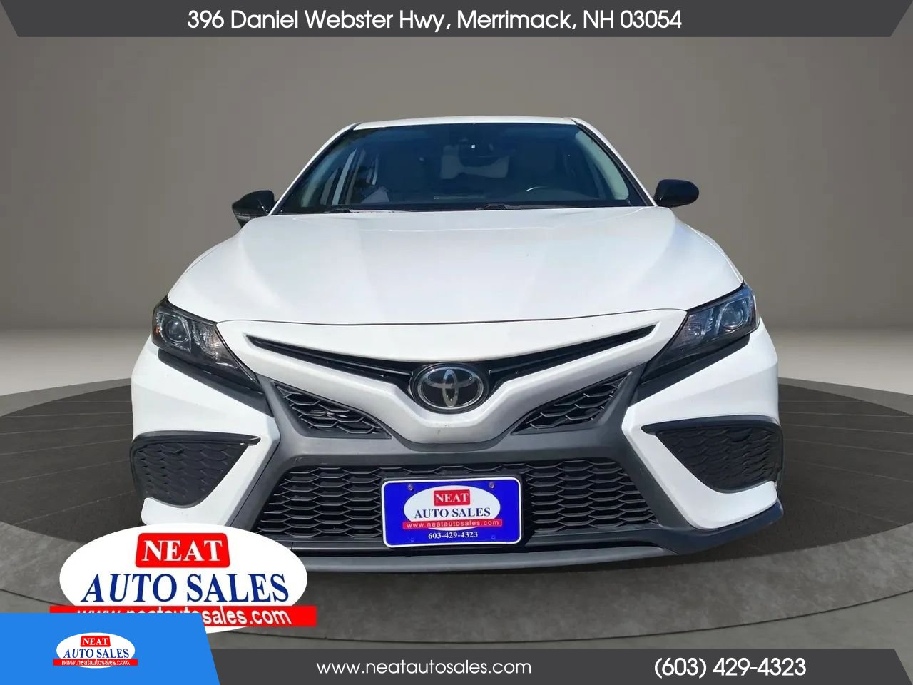 Used 2022 Toyota Camry SE FWD image 2
